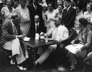 Fdrs: Governor Franklin Roosevelt with group at Hyde