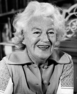 Gracie: Gracie Fields, English singer and actress