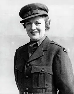 Gracie: Gracie Fields, English singer and actress, in uniform
