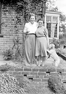 Gracie: Gracie Fields with friends