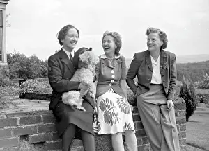Gracie: Gracie Fields with friends