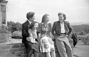 Gracie: Gracie Fields with friends