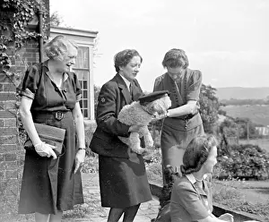 Gracie: Gracie Fields with friends