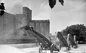 Lift: Grain elevator