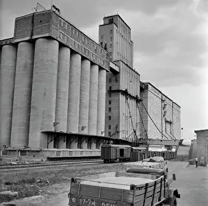 Elevator: Grain elevator in Shilda
