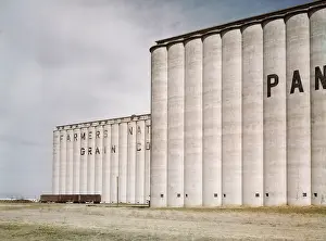 Topeka: Grain elevators, railroad, transport, industry