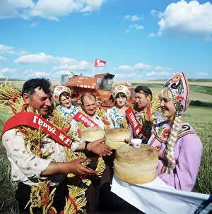 Talent: Grain harvesting in Altai, 1981