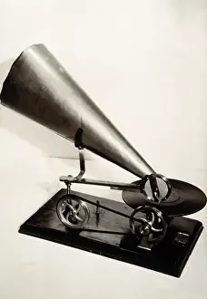 Gramophones: Gramophone, circa 1900