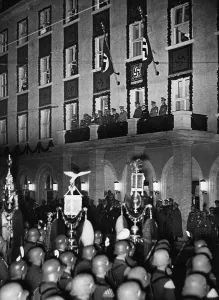 Blomberg: Grand tattoo in front of Adolf Hitler at the