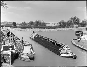 Gayton: GRAND UNION CANAL