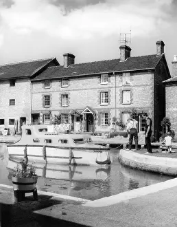 Jemima: GRAND UNION CANAL LOCK