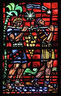 Vins: Grape harvest, stained glass window, Cathedrale