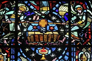 Vins: Grape press, stained glass window, Cathedrale