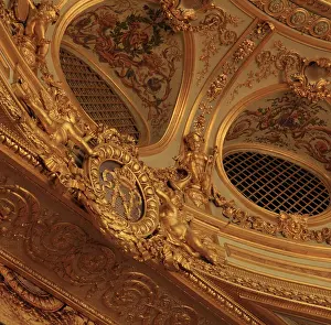 Khalifa: Detail of grated boxes (loges grillees) located