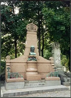 Lachaise: GRAVE OF HEHNEMANN