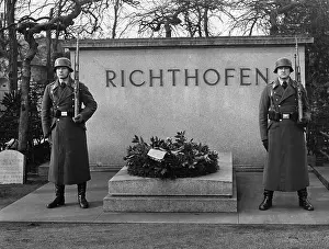 Manfred: Grave of Manfred Freiherr von Richthofen
