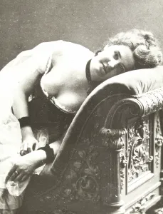 Longue: Grave Nymph' (prostitutes) on the