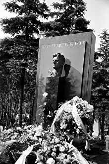 Headstone: Grave of V.Mayakovsky