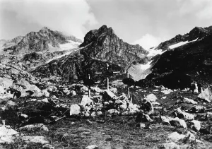 Elbrus: Graves of German mountain troops on Elbrus, 1942