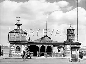 Weathervane: GRAVESEND PILOT STATION
