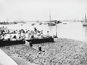 Thameside: GRAVESEND SEASIDE