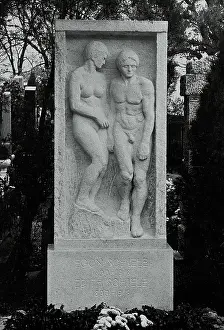 Ober: Gravestone for Egon and Edith Schiele
