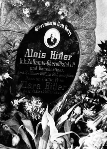 Alois: The gravestone of the Hitler couple, 1938
