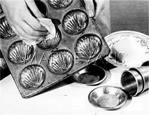 Lard: GREASING A BAKING TRAY