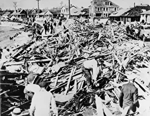 Hurricanes: Great Hurricane of 1938. Rescue workers ?
