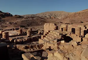 Taille: Great temple, Petra, Jordan
