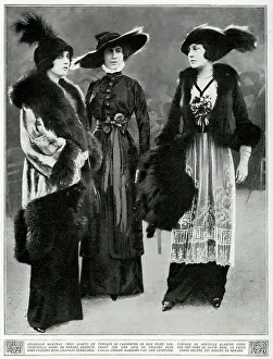 Corsage: Great way to the races 1912