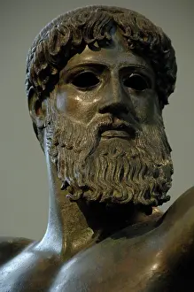 Severe: Greek art. Classical period. Initial Period. Zeus. Bronze sc