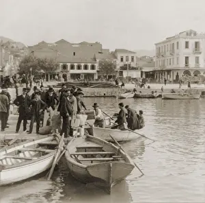 Patras: Greek immigrants, all men