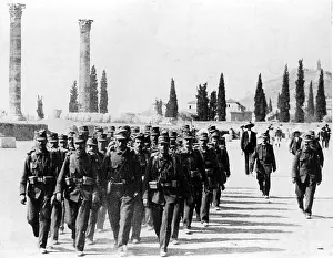 Approaches: Greek infantry, 1912