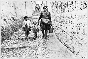 GREEK MOTHER & KIDS