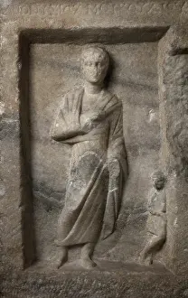 Himation: Greek stele, Musee Lapidaire, Avignon