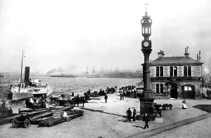 Strathclyde: Greenock, Customs House Quay 1897