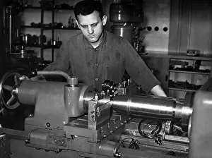 Turns: Grenade production, around 1940