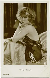 Nightie: Greta Nissen
