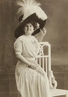 Berthold: Grete Hohn with plumed hat. Length
