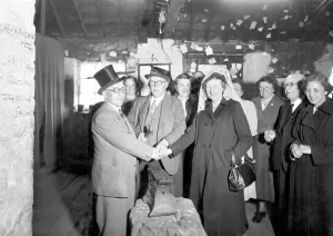 Gretna: Gretna Green, an Anvil Wedding c1940
