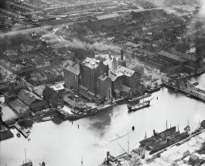 Aerofilms: Grimsby Docks 1933