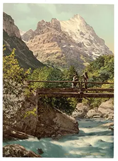 Grindelwald: Grindelwald, footbridge and mountain peaks, Bernese Oberland