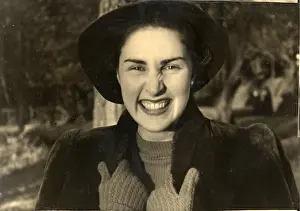Grinning: Grinning girl, 1945