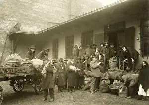Consumers: Grocer's shop for potatoes with consumers