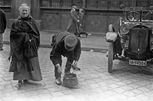Wholesale: In front of the Grossmarkthalle in Berlin, 1926