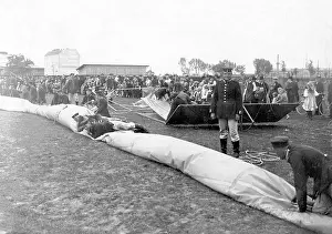 Removing: Ground crew disassembling the Parseval airship, 1908