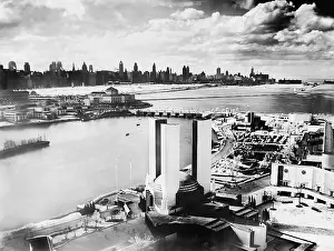 Themed: Grounds of the World's Fair with the skyline of Chicago, 193