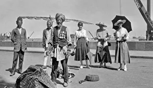 Colonials: Group of colonials in India