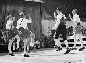 Zell: Group of men dancing a Bavarian folk dance